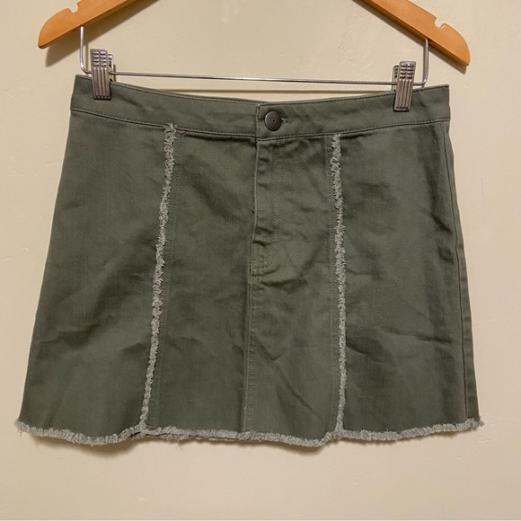 NEW BCBGeneration Frayed Denim Mini Skirt Olive Army Green 27 - Picture 5 of 8